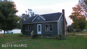 404 Elm St, Marcellus, MI 49067 photo 1