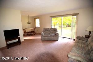 511 N Cherry St, Evart, MI 49631 photo 7