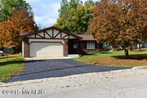 511 N Cherry St, Evart, MI 49631 photo 1