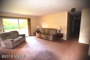 511 N Cherry St, Evart, MI 49631 photo 8