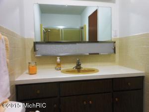 511 N Cherry St, Evart, MI 49631 photo 14