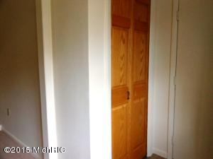 511 N Cherry St, Evart, MI 49631 photo 6
