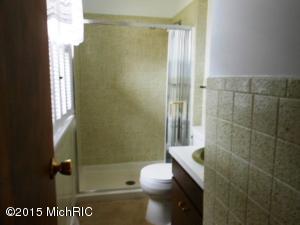 511 N Cherry St, Evart, MI 49631 photo 10