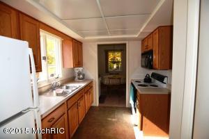 511 N Cherry St, Evart, MI 49631 photo 4