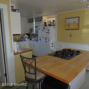 49 S 10th St, Plainwell, MI 49080 photo 4