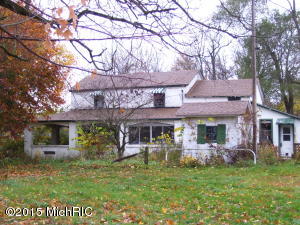 49 S 10th St, Plainwell, MI 49080 photo 3