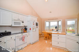 261 W Sisson Rd, Freeport, MI 49325 photo 6