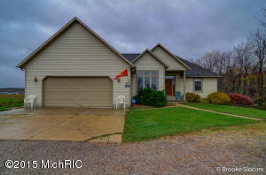 261 W Sisson Rd, Freeport, MI 49325 photo 1
