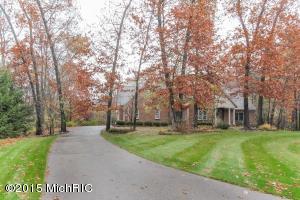 8531 Longleaf Dr SE, Ada, MI 49301 photo 2