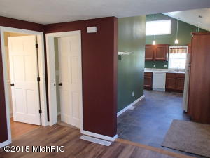 729 E Mansion St, Marshall, MI 49068 photo 9