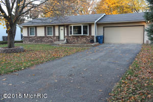 673 E Cass St, Schoolcraft, MI 49087 photo 1