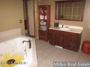 4010 E Lacey Rd, Bellevue, MI 49021 photo 9