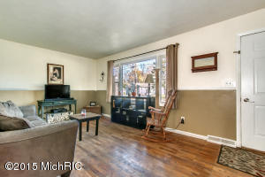 1034 Lowe Dr, Marshall, MI 49068 photo 2