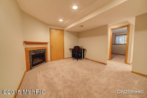 6892 Eric Ave, Jenison, MI 49428 photo 25