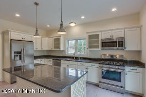 13794 Tamara Ln, Harbert, MI 49115 photo 4