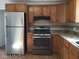 344 N Mulberry St, Marshall, MI 49068 photo 3
