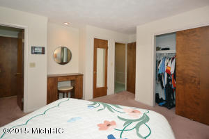 237 Devon, Parchment, MI 49004 photo 10