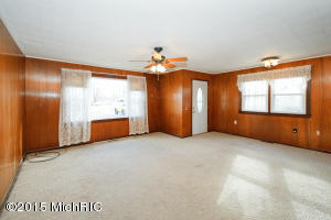 242 12th St, Plainwell, MI 49080 photo 4