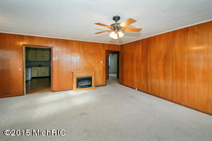 242 12th St, Plainwell, MI 49080 photo 5