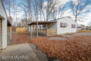 242 12th St, Plainwell, MI 49080 photo 17