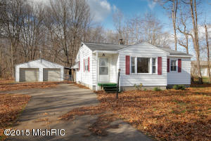 242 12th St, Plainwell, MI 49080 photo 1