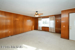 242 12th St, Plainwell, MI 49080 photo 3