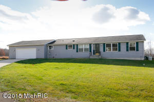 698 M-89, Plainwell, MI 49080 photo 1
