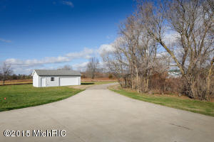 698 M-89, Plainwell, MI 49080 photo 8
