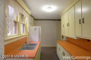 324 W State St, Belding, MI 48809 photo 9