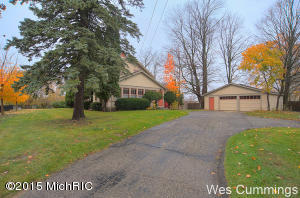 324 W State St, Belding, MI 48809 photo 3