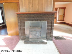 322 S Constantine St, Three Rivers, MI 49093 photo 2