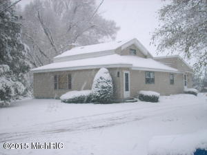 409 E North St, Tekonsha, MI 49092 photo 1