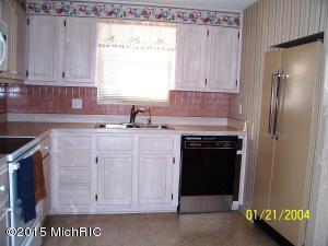 107 E Locust St, Three Oaks, MI 49128 photo 10