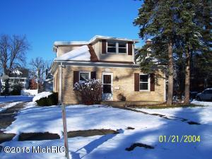 107 E Locust St, Three Oaks, MI 49128 photo 1