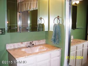 107 E Locust St, Three Oaks, MI 49128 photo 24