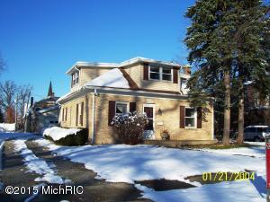 107 E Locust St, Three Oaks, MI 49128 photo 2