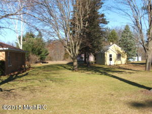 1343 E Wilcox Ave, White Cloud, MI 49349 photo 3