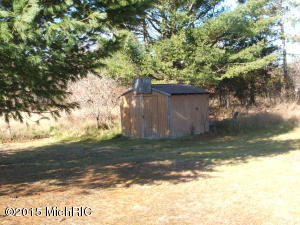 1343 E Wilcox Ave, White Cloud, MI 49349 photo 6