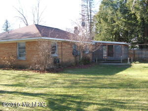 1343 E Wilcox Ave, White Cloud, MI 49349 photo 9