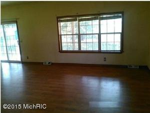 1408 E Deaner Rd, Edmore, MI 48829 photo 3