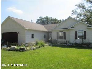 1408 E Deaner Rd, Edmore, MI 48829 photo 1