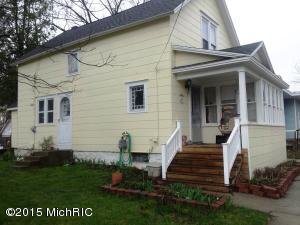 215 Alderman St, Belding, MI 48809 photo 1