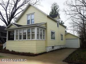 215 Alderman St, Belding, MI 48809 photo 2