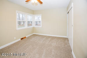 136 4th St, Plainwell, MI 49080 photo 11