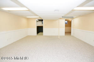 136 4th St, Plainwell, MI 49080 photo 16