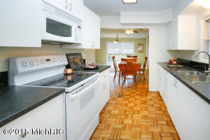 136 4th St, Plainwell, MI 49080 photo 6