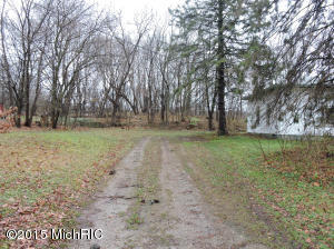819 Grindle Dr, Lowell, MI 49331 photo 18