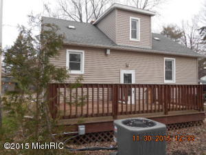 411 Spring St, Big Rapids, MI 49307 photo 2