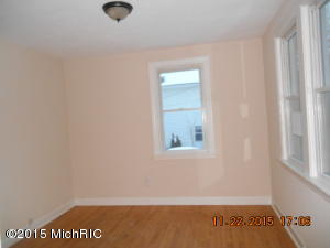 411 Spring St, Big Rapids, MI 49307 photo 5