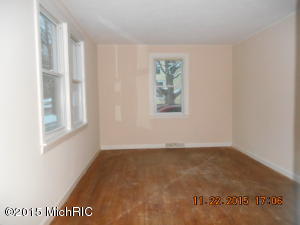 411 Spring St, Big Rapids, MI 49307 photo 4